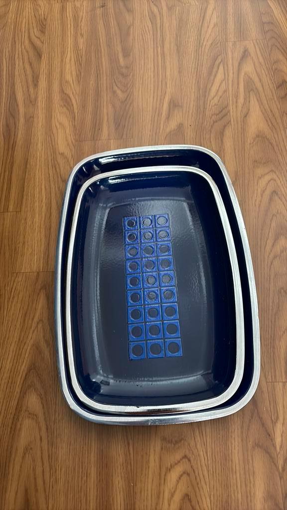 Vintage blauwe emaille serveerschalen, Maison & Meubles, Cuisine | Casseroles & Poêles, Utilisé, Enlèvement ou Envoi