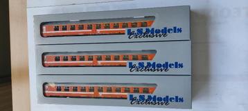 LS models 12001 set van 3 I10 oranje rijtuigen  beschikbaar voor biedingen
