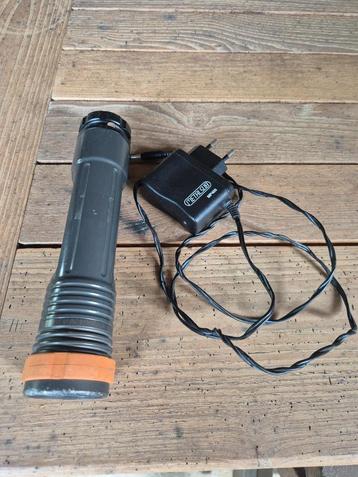 Phare lampe plongée Metalsub XRE400 (piles à remplacer) beschikbaar voor biedingen