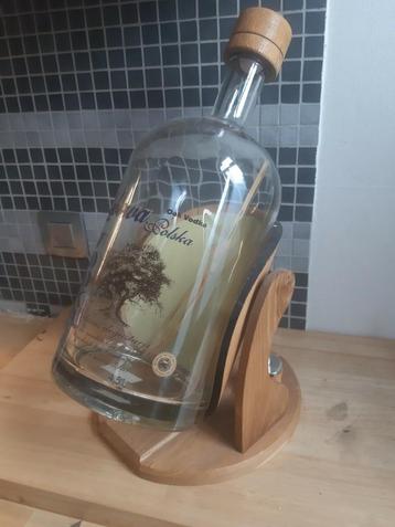 Bouteille de vodka vide, Huis en Inrichting, Woonaccessoires | Wijnrekken, Zo goed als nieuw