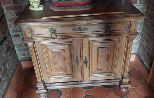 Massief eiken dressoir – neorenaissance-stijl met leeuwenkop, Antiek en Kunst, Antiek | Meubels | Kasten, Ophalen