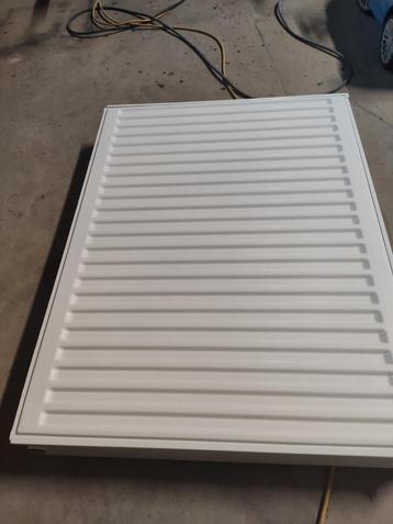 Radiator 80cm +  vlakke plaat bij indien gewenst.  beschikbaar voor biedingen