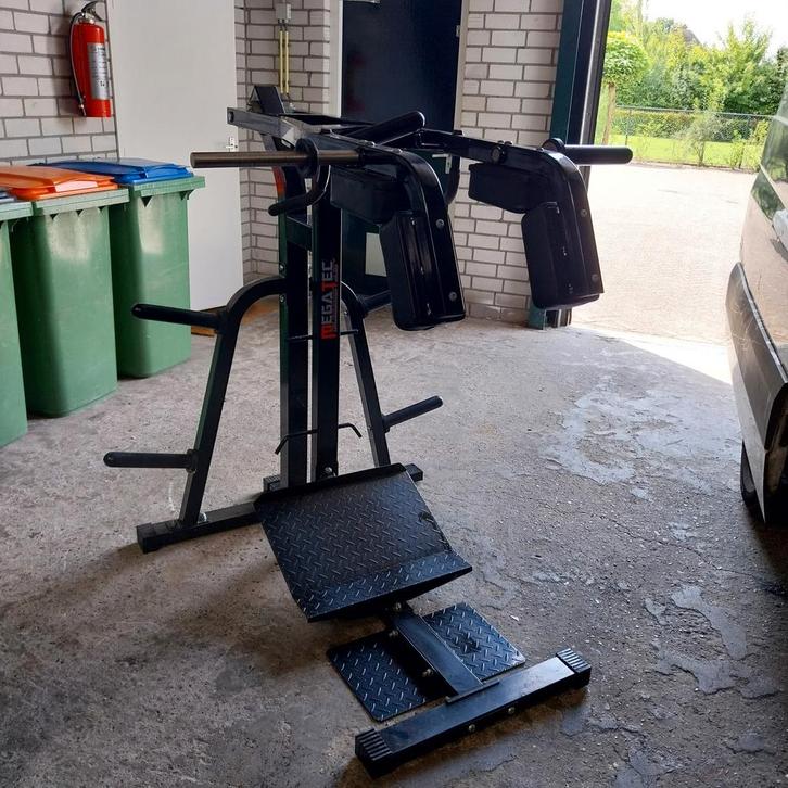 Atx Megatec  Squat Machine, Sport en Fitness, Fitnessmaterialen, Zo goed als nieuw, Halterschijven, Ophalen