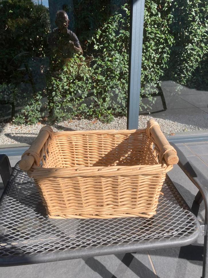 Tweetal mooie rieten opbergmanden, Huis en Inrichting, Woonaccessoires | Schalen en Manden, Zo goed als nieuw, Ophalen