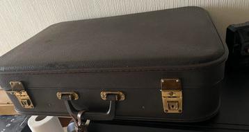 Ancienne valise en bon etat beschikbaar voor biedingen