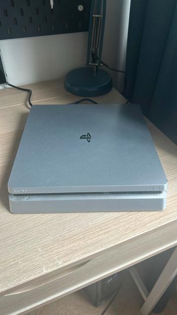 playstation 4 slim, 500 GB, Avec 1 manette, Enlèvement, Utilisé