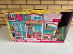 Barbie huis met 2 verdiepingen, Kinderen en Baby's, Speelgoed | Poppenhuizen, Zo goed als nieuw, Ophalen