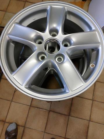 Nieuwe 15 inch velgen disponible aux enchères