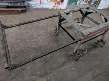 Lastafel op wielen – stevig frame, uitrekbaar stel beschikbaar voor biedingen