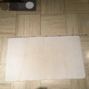 Ecru mat beschikbaar voor biedingen