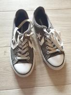 Converse sneakers, Enlèvement