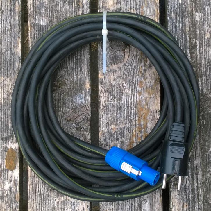 Spanningssnoer Powercon Schucko circa 4 meter, Muziek en Instrumenten, Kabels en Stekkers, Zo goed als nieuw, Apparatuur, Ophalen of Verzenden