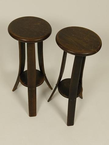 Set van 2 Houten Krukjes - Brutalistische Stijl beschikbaar voor biedingen