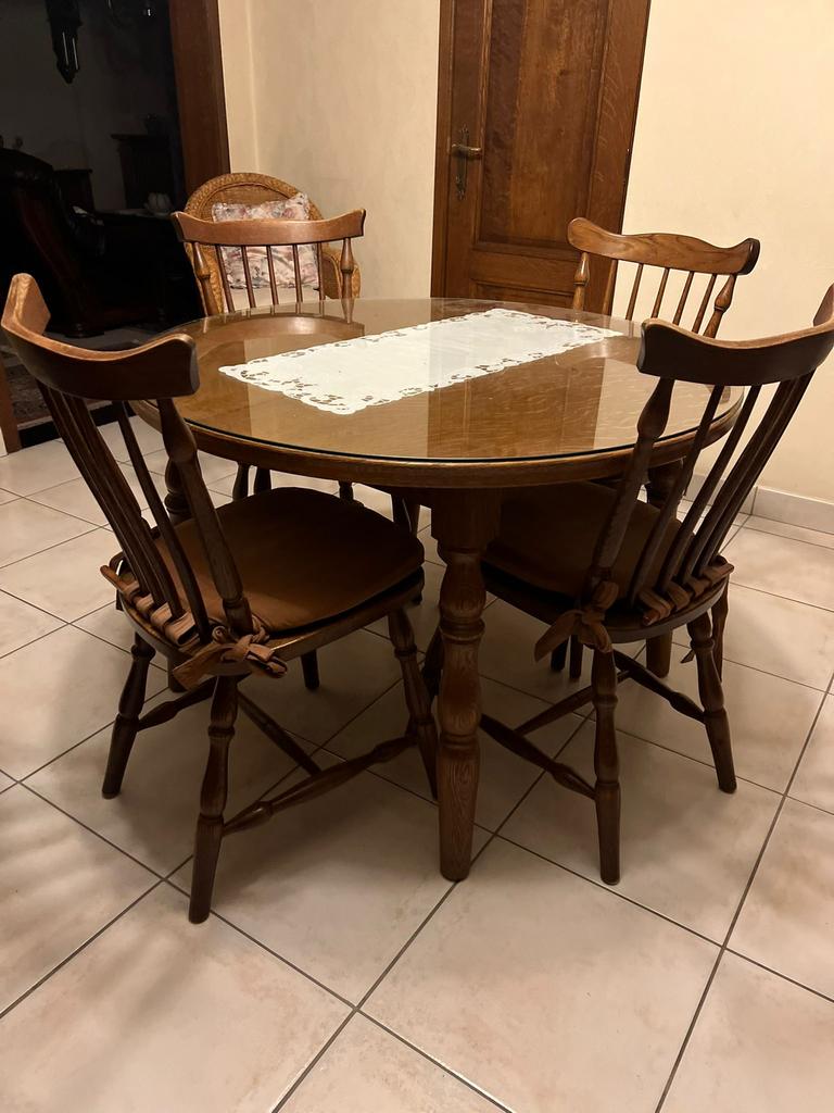Table en bois avec chaises, Enlèvement, Utilisé