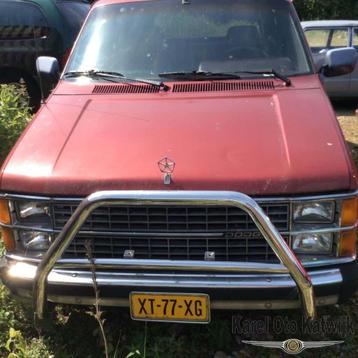 Motorkap Chrysler Voyager / Grand Voyager Rood 1984-1990  beschikbaar voor biedingen