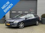Volvo V60 2.4 D6 AWD Plug-In Hybrid Summum | Panoramadak | L, Auto's, Volvo, Automaat, Zwart, 48 g/km, Blauw