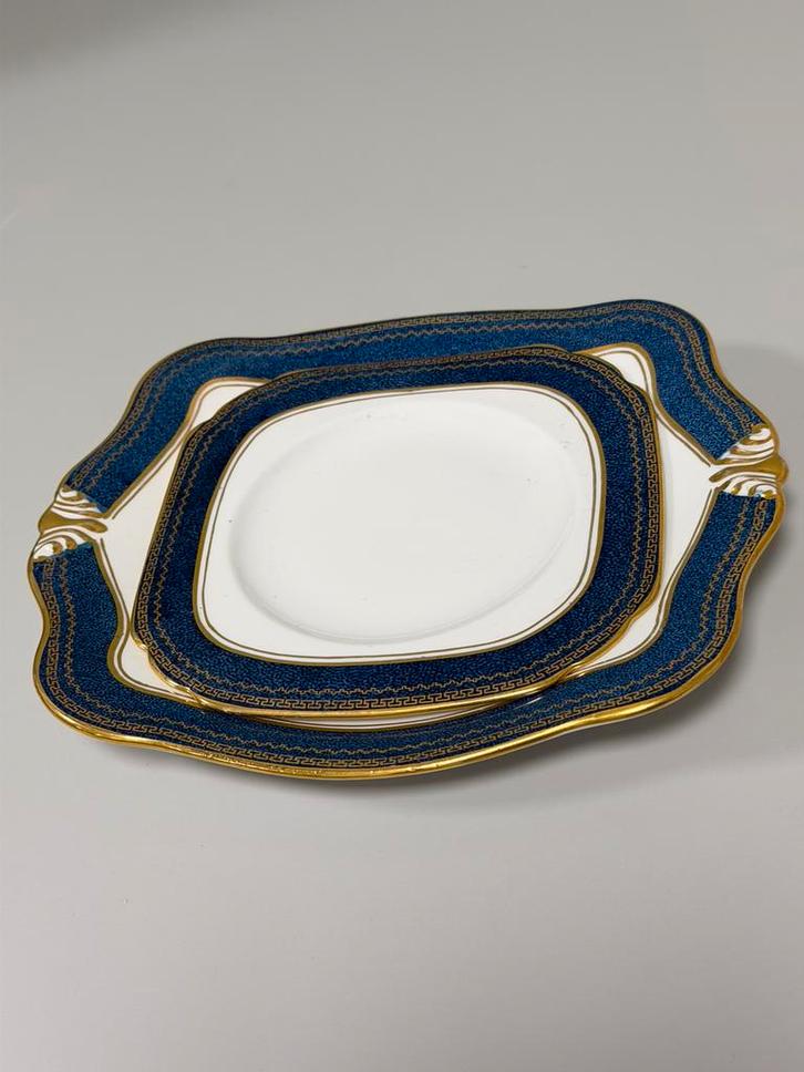 Vintage porseleinen schaal bord 2x Tuscan England blauw/goud, Antiek en Kunst, Antiek | Servies los, Ophalen of Verzenden