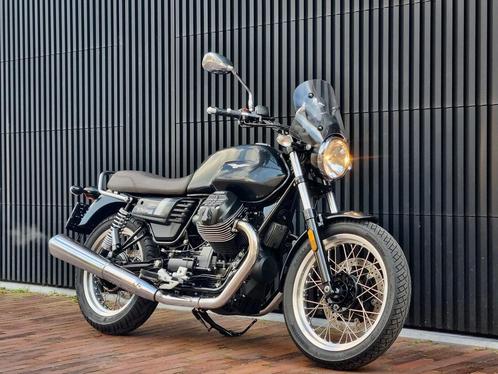 Moto Guzzi V7 III  Special 06/ 2019   Cilinderinhoud: 750 cc, Motoren, Motoren | Moto Guzzi, Bedrijf, Naked bike, meer dan 35 kW