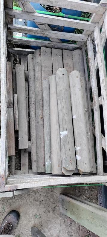 Houten planken/balken voor speeltuig speeltoren beschikbaar voor biedingen