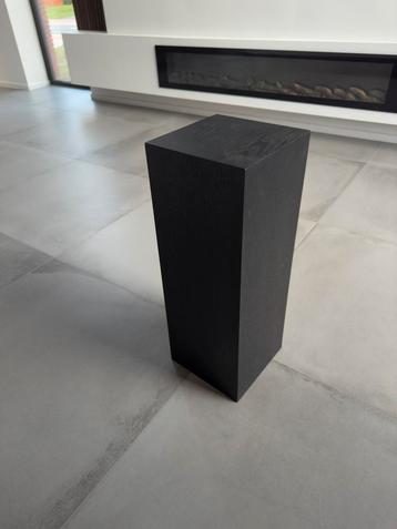 Kolomtafel van h&m home beschikbaar voor biedingen