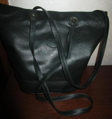 Nieuwe donkergroene schoudertas beschikbaar voor biedingen