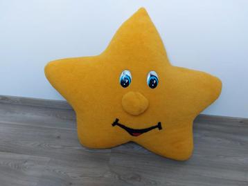 Grote knuffel ster beschikbaar voor biedingen