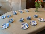 Antiek serviesje van blauw en wit porselein - 8 sets, Ophalen