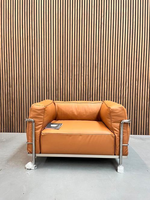 Cassina LC3 - Le Corbusier Cognac leder dons, Huis en Inrichting, Overige Huis en Inrichting, Nieuw, Verzenden