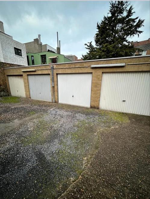 Gesloten garagebox in achterliggend complex, Auto diversen, Autostaanplaatsen en Garages