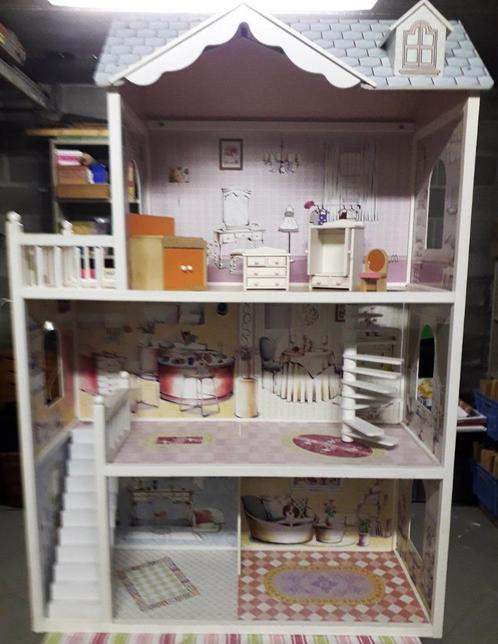 Grande Maison de Rêve pour Barbies en bois, Enfants & Bébés, Jouets | Maisons de poupées, Utilisé, Maison de poupées, Enlèvement