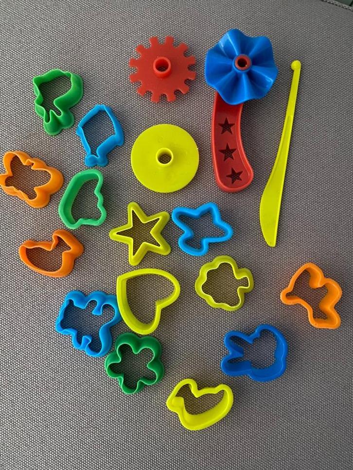 Ensemble de 22 moules à modeler, Enfants & Bébés, Jouets | Éducatifs & Créatifs, Comme neuf, Bricolage, Enlèvement ou Envoi