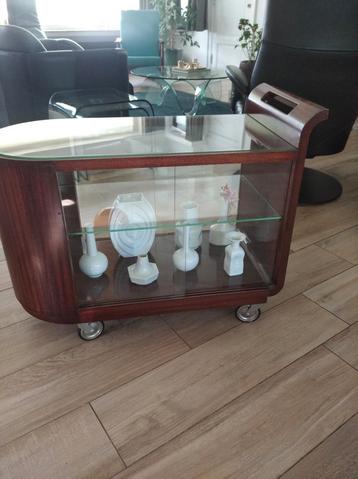 Art deco serveerkastje beschikbaar voor biedingen