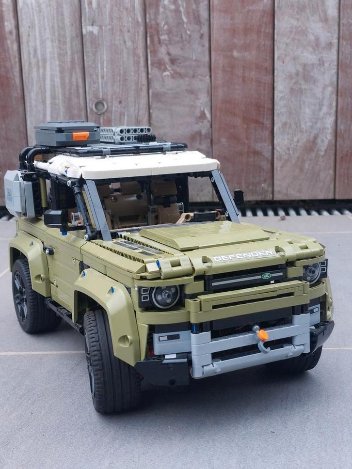 LEGO Technic Land Rover Defender 42110 – compleet + doos + b, Hobby en Vrije tijd, Modelbouw | Radiografisch | Auto's, Ophalen of Verzenden