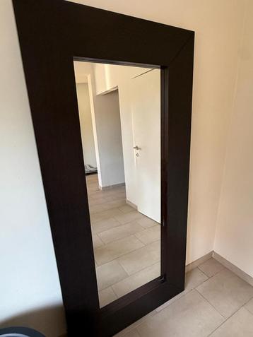 Mooie grote spiegel te koop beschikbaar voor biedingen