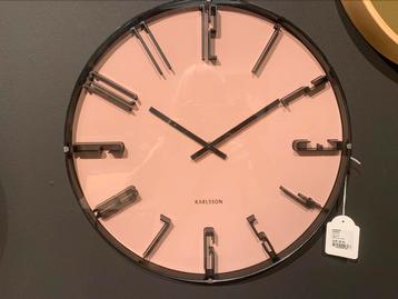 Wandklok KARLSSON.  NIEUW beschikbaar voor biedingen