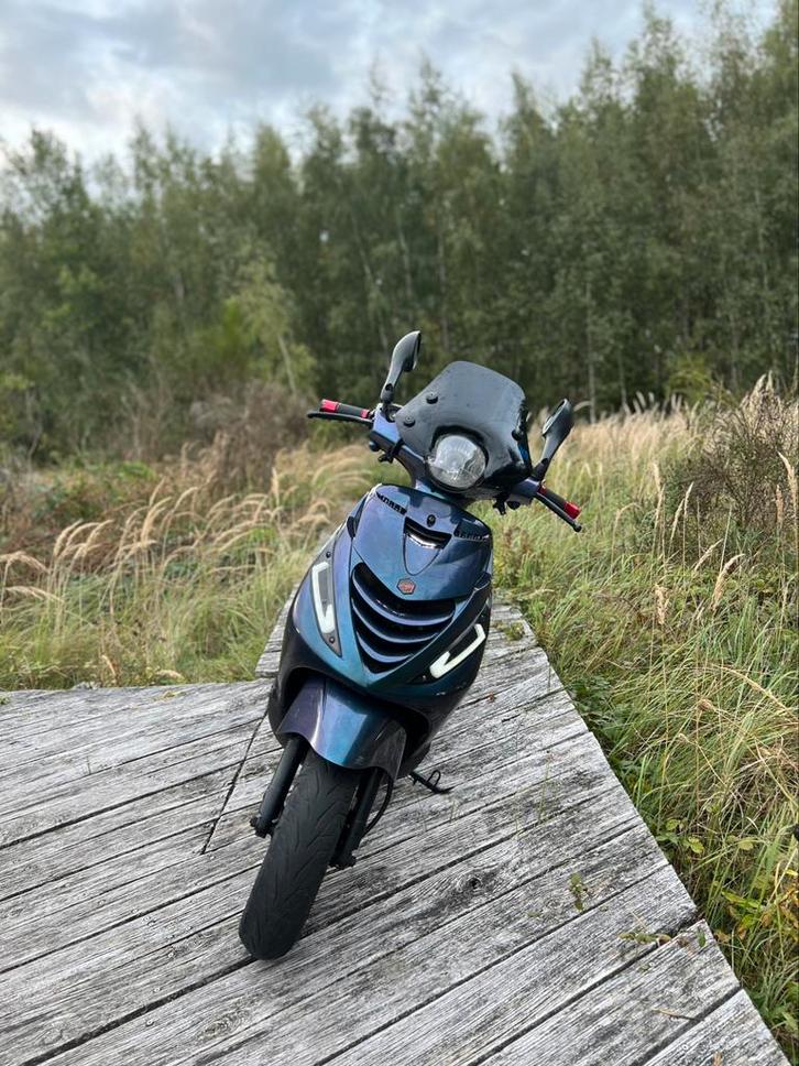 Piaggio zip, Fietsen en Brommers, Scooters | Piaggio, Zo goed als nieuw, Zip, Klasse A (25 km/u), Benzine, Ophalen