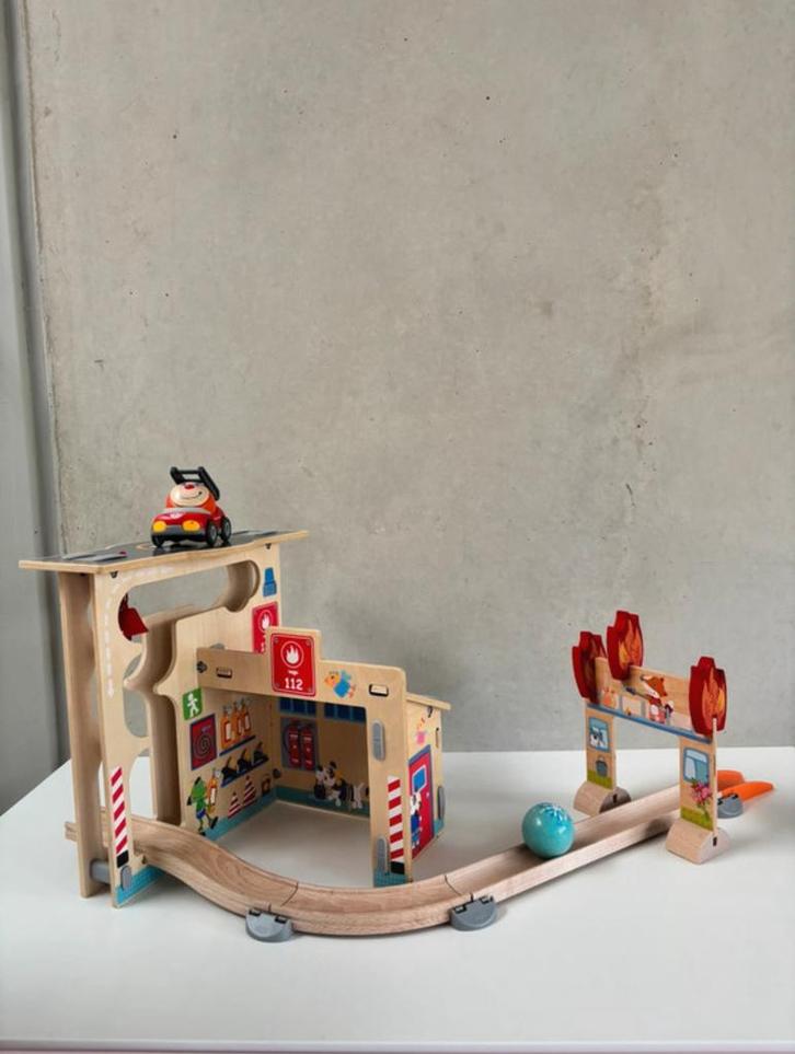 Brandweer van Haba Kullerbü knikkerbaan, Kinderen en Baby's, Speelgoed | Houten speelgoed, Zo goed als nieuw, Ophalen