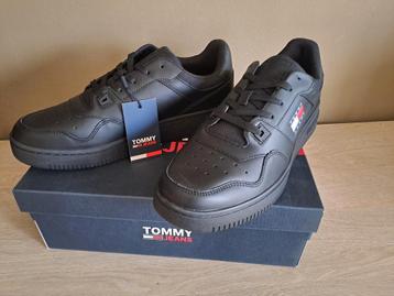 Nieuwe zwarte lederen sneakers van Tommy Hilfiger maat 44 beschikbaar voor biedingen