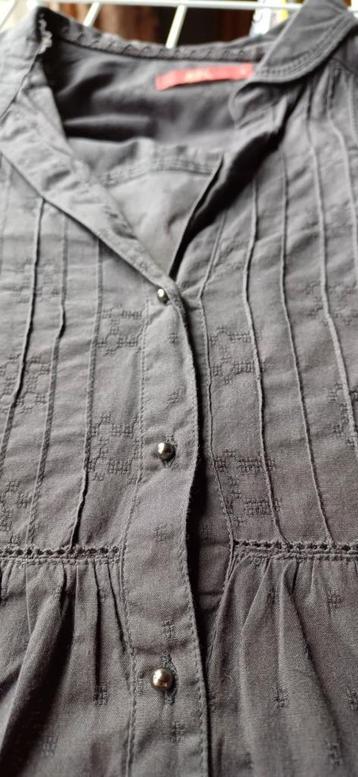 Chemisier beschikbaar voor biedingen