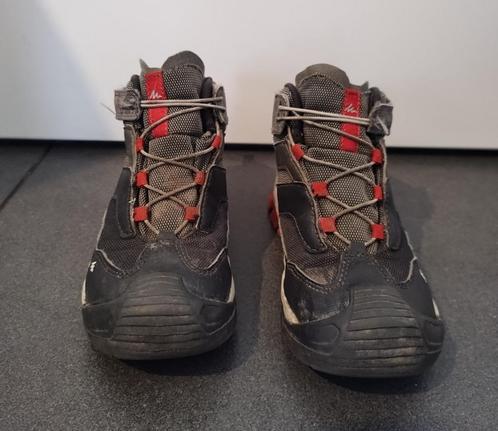 Grijze hoge wandelschoenen Quechua, maat 32, Sports & Fitness, Alpinisme & Randonnée, Utilisé, Chaussures, Enlèvement ou Envoi