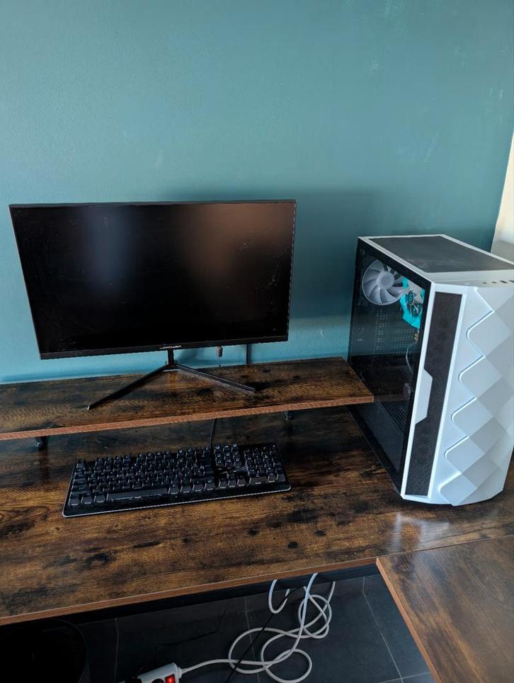 Gaming pc met verlichting, Games en Spelcomputers, Games | Pc, Ophalen