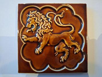 Tegel leeuw, art nouveau – art déco – jugendstil.  beschikbaar voor biedingen