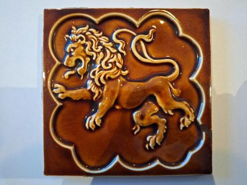 Tegel leeuw, art nouveau – art déco – jugendstil., Antiek en Kunst, Curiosa en Brocante, Ophalen of Verzenden