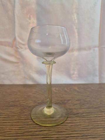 Set van 9 uraniumglazen – uralineglas – vintage beschikbaar voor biedingen