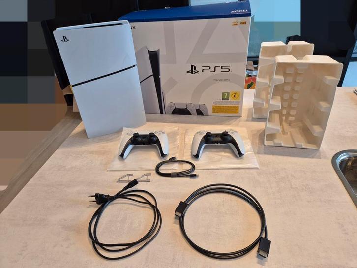PS5 Slim 1TB — Disc versie — garantie tem 28/09/26, Games en Spelcomputers, Spelcomputers | Sony PlayStation 5, Zo goed als nieuw
