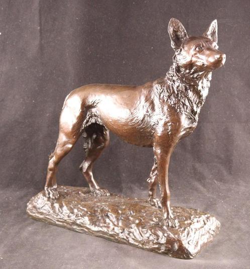 Groot bronzen sculptuur van een herdershond, Antiek en Kunst, Kunst | Beelden en Houtsnijwerken, Verzenden