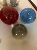 3 glazen bollen presse-papiers, Ophalen
