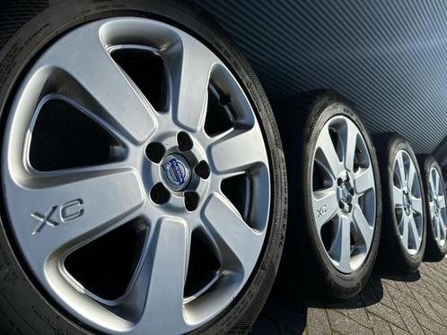 originele 18 inch Volvo XC40 XC70  EX40 C40 velgen banden, Auto-onderdelen, Banden en Velgen, Banden en Velgen, 18 inch, 235 mm