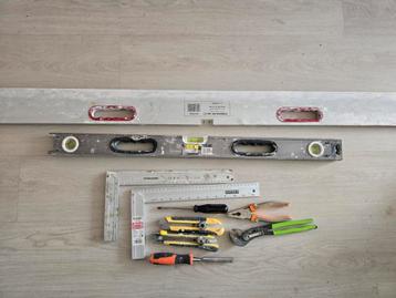 Handgereedschap beschikbaar voor biedingen