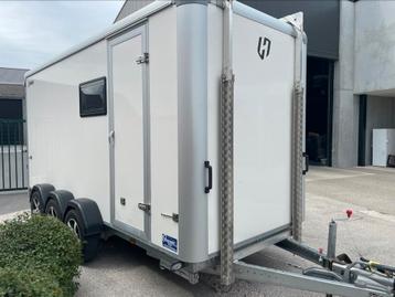 Motocamper / race trailer /sportcaravan / aanhangwagen beschikbaar voor biedingen